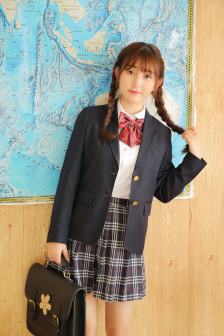年轻漂亮的女护士